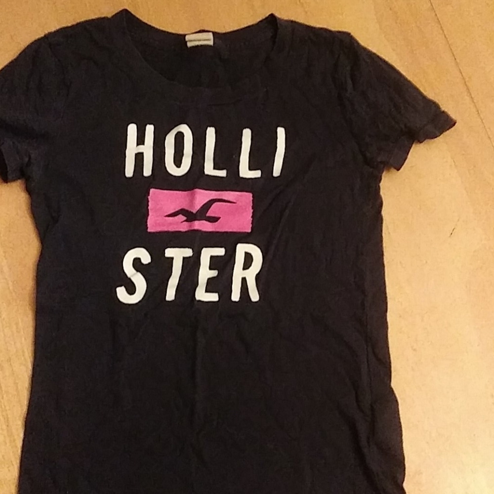 Hollister tshirt